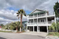 Classic Beach Cottage on Oceanside of Wrightsville Beach -Lower Level