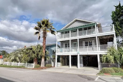 Classic Beach Cottage on Oceanside of Wrightsville Beach -Lower Level Hotels near Wrightsville Beach Marina