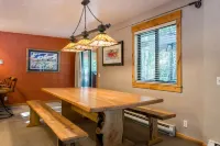 A comtemporary home that is great for families & large groups just 6 miles North