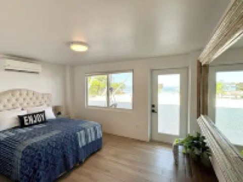 Private Oceanfront: Heated Pool, Paddleboards & Kayaks - 180 degree ocean views