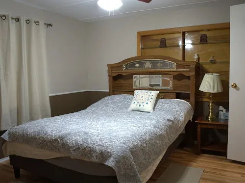 3 bed 2 bath Home 11 miles from Atlantic Ocean Hotels in Carteret County