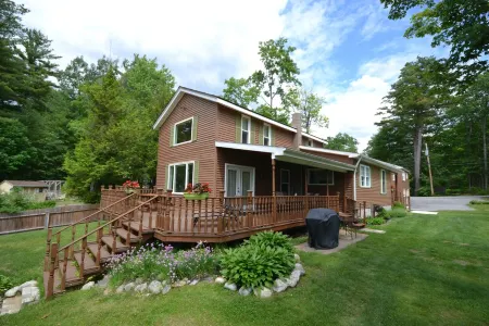 Glen Lake Sunset Escape Отели рядом с достопримечательностью «Зона отдыха Герни Лейн»