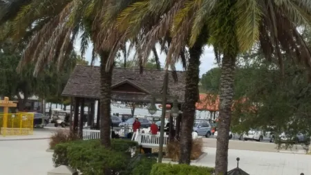 Modern house Отели в г. Самтер