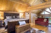 NEW ABSOLUTE TRANQUILITY!  Log cabin, professionally decorated, stunning view