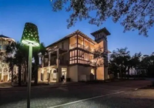 Beautiful 2 BR Watercolor Condo/Across from Beachclub/Next to Wine World!!