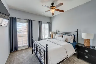 Lake View Condo with Pool/Boat Parking!