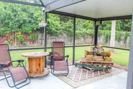 The Rustic Retreat: Heated Pool, Movie Theater, Event Rental !!