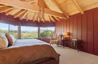 Romantic Lodge in Point Reyes-Inverness: Picturesque Retreat