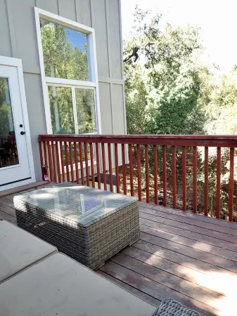 Gorgeous 2Bd + Loft with Deck and Gardens. Soaring 20 ft ceilings, huge windows!