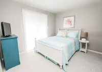 1-1/2 Blks from Beach/Great Location/Luxury Condo/Private Garage NEPTUNE'S NOOK