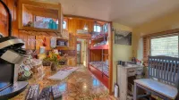 Romantic Get-a-Way!! 1954 Rail Road Caboose!! Relaxing Hot Tub!