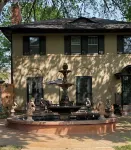 Executive Home in Historic Neighborhood Hotels near Speedway