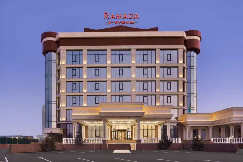 Ramada by Wyndham Shymkent - bar