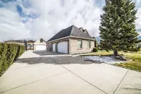The Pickleball Manor - 4-Star