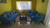 Charming Kingston Getaway - Private Room with Shared Facilities