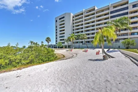 Serene 1 Bed/1 Bath Condo on Gulf Coast with Resort-Style Amenities
