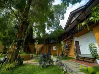 Mystery Maze Resort and Spa Отели рядом с достопримечательностью «Pakshipathalam Bird Sanctuary»