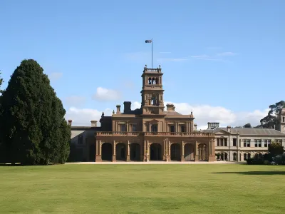 Werribee Motel and Apartments Hotels near Werribee Open Range Zoo