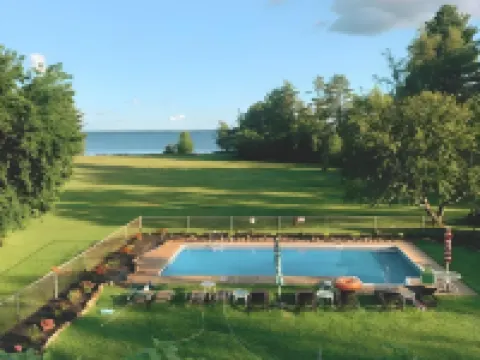 Inn on Great Sacandaga Lake โรงแรมในFulton County