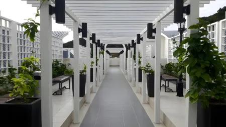 G Residence Отели рядом с достопримечательностью «Kea Farm»