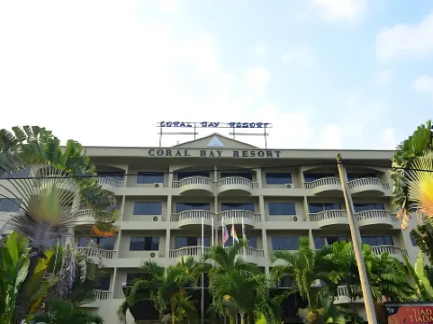 Coral Bay Resort