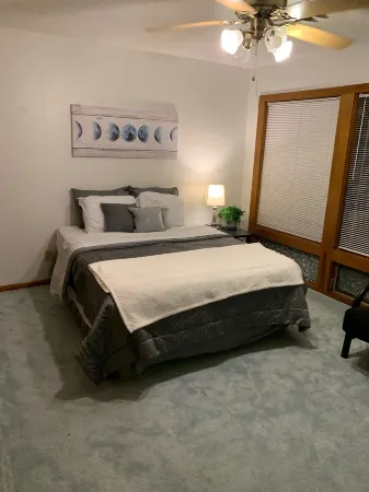 Many Moons Townhouse Heated Pool, Rivers, Lakes, and Golf Getaway