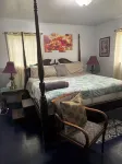 King queen, sweet cozy, and quiet old neighborhood very charming perfect stay
