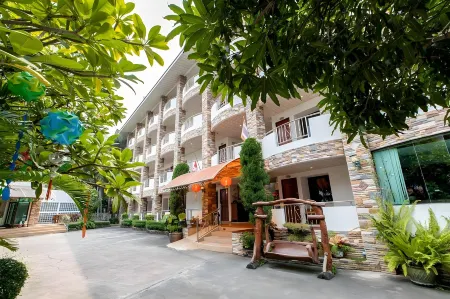 芭提雅塞琳娜酒店（步行街海灘店）