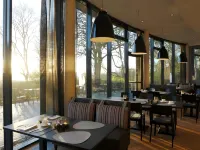 Romantik Hotel Kieler Kaufmann Hotels near Mediendom