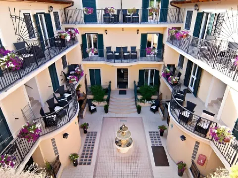 Aurelia Vatican Apartments