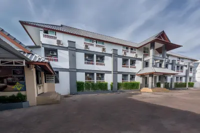 Future Place Mansion Ubon Hotell i Chaeramae
