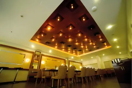 Alexander Luxury Hotel