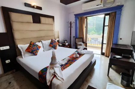 Hotel Crystal Paark Inn Mysore Отели рядом с достопримечательностью «Больница Кришна Раджендра»