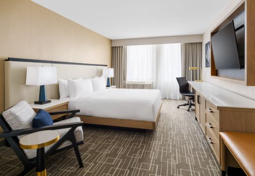 4. 더블트리 바이 ..