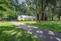 Stunning Updated 3Br 2BA Mint Hill Retreat Near All That Charlotte Has to Offer!