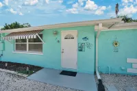 Turtle Walk - Walk to Gorgeous Beach! WALK to 12 different Restaurants!