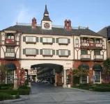 Anaheim Camelot Inn & Suites Hotels in Anaheim
