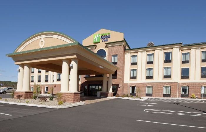 Holiday Inn Express & Suites CLEARFIELD by IHG