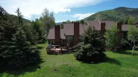 5 Bedroom Ski Retreat within walking distance of Canyons Cabriolet
