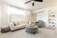 Cozy Quay Private Pet-Friendly 2 BR Duplex WiFi King Bed