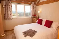 Secluded, family and pet friendly - close to Peppa Pig World and the New Forest
