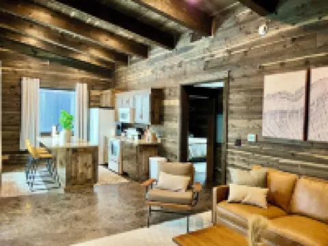 The Cozy Cove-Updated Cabin-Island Park