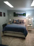 Couples Romantic Lakefront Retreat