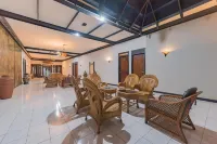 Urbanview Hotel Crown Tasikmalaya by RedDoorz Hotels in Cipedes