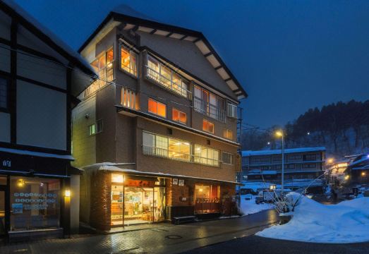 요시다야 료칸의 정갈한 다다미방