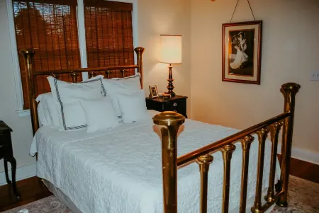 House on the Hill--The Perfect Master's Rental!