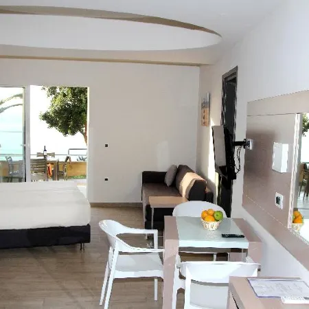 Renieris Hotel