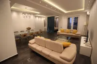 Maxela Apartments