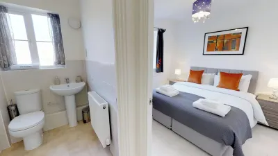 StayZo Cole Green Lane Accommodation- Free Parking Hotels in der Nähe von Fountain of Life RCCG