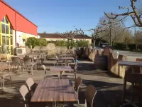 Logis hôtel Restaurant le Clos Saint Loup فنادق في Bram
